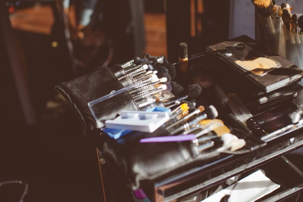 makeup artist